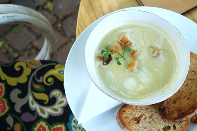 Lunch at Hometown, Rosebank